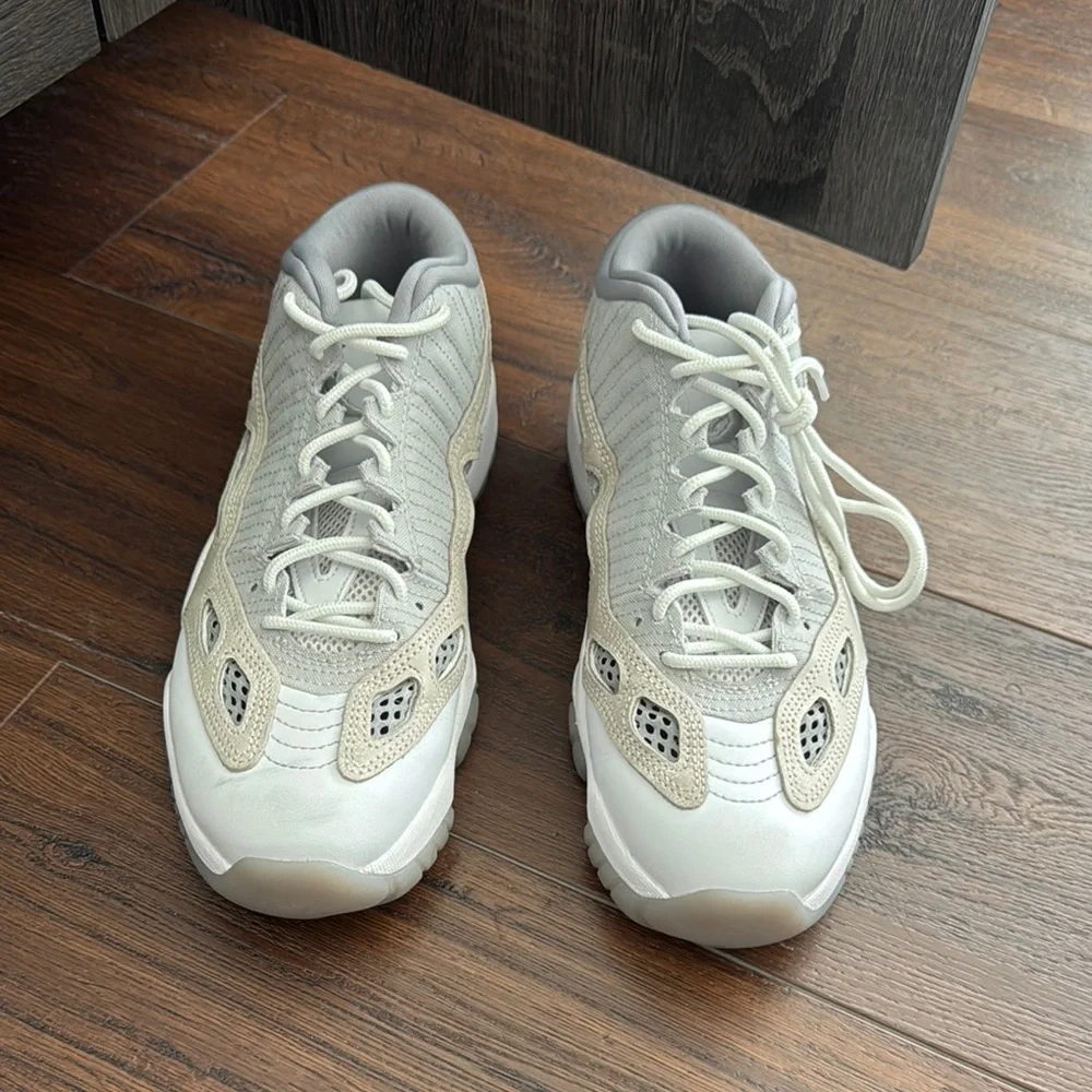 Jordan Men’s Size 8.5 Air 11 Retro Low Sneakers just few marks on right foot.